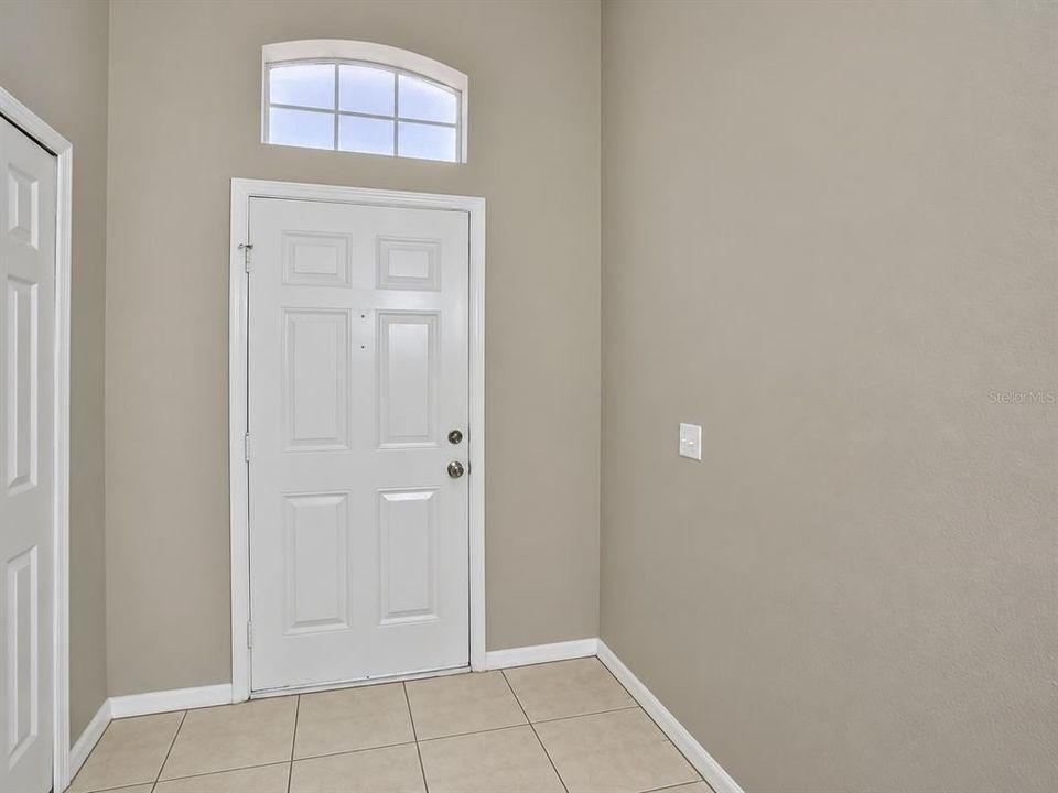 For Rent: $1,900 (3 beds, 2 baths, 1498 Square Feet)
