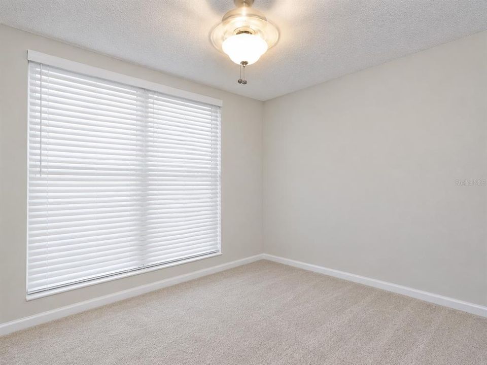 For Rent: $1,900 (3 beds, 2 baths, 1498 Square Feet)