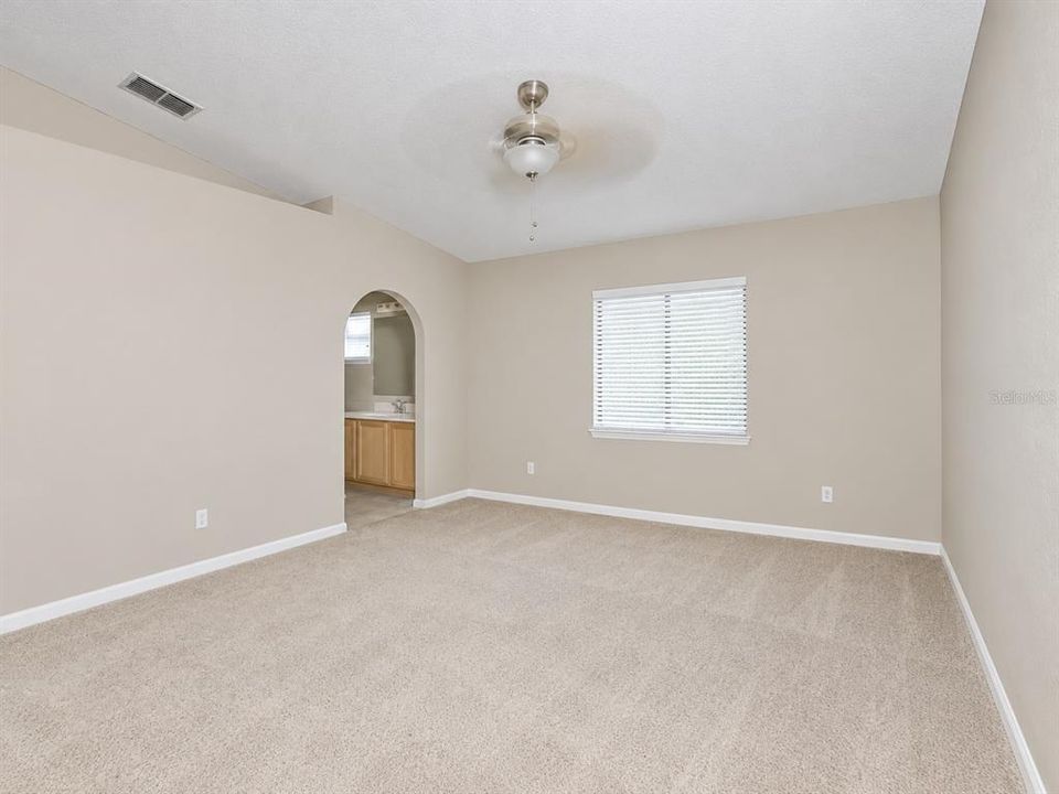 For Rent: $1,900 (3 beds, 2 baths, 1498 Square Feet)