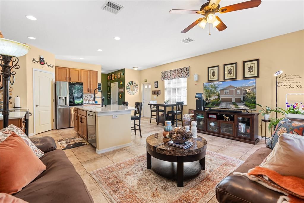 For Sale: $259,999 (3 beds, 2 baths, 1880 Square Feet)