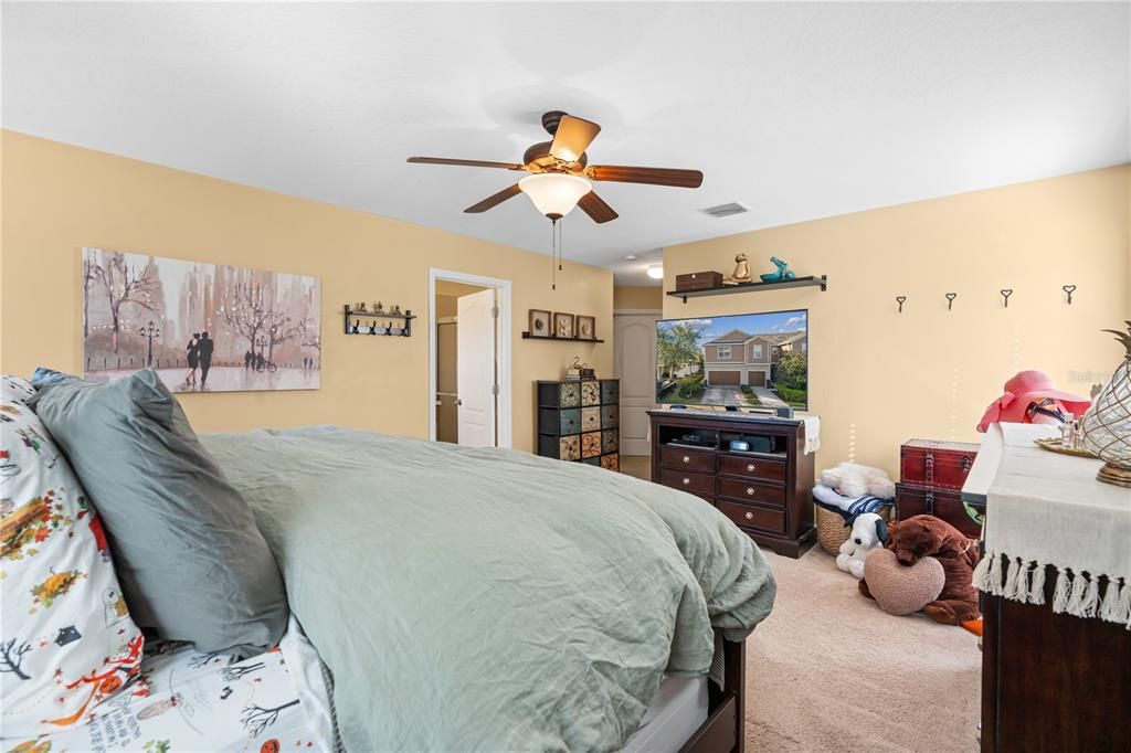 For Sale: $259,999 (3 beds, 2 baths, 1880 Square Feet)