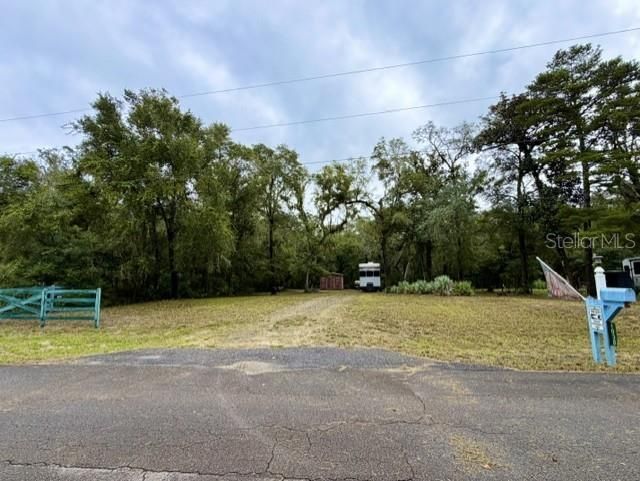 На продажу: $89,900 (1.02 acres)