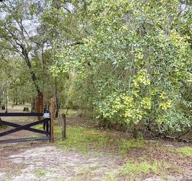 На продажу: $89,900 (1.02 acres)