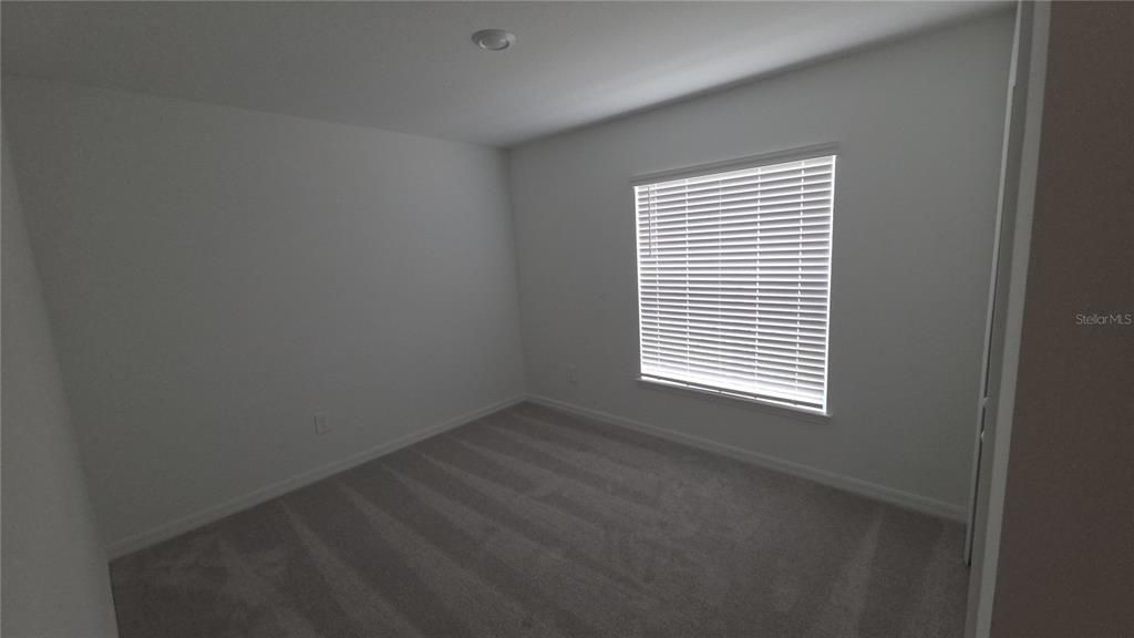 For Rent: $2,680 (4 beds, 2 baths, 1936 Square Feet)