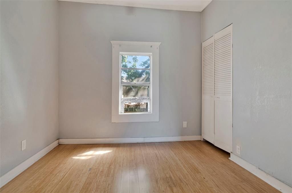 For Sale: $149,900 (2 beds, 1 baths, 590 Square Feet)