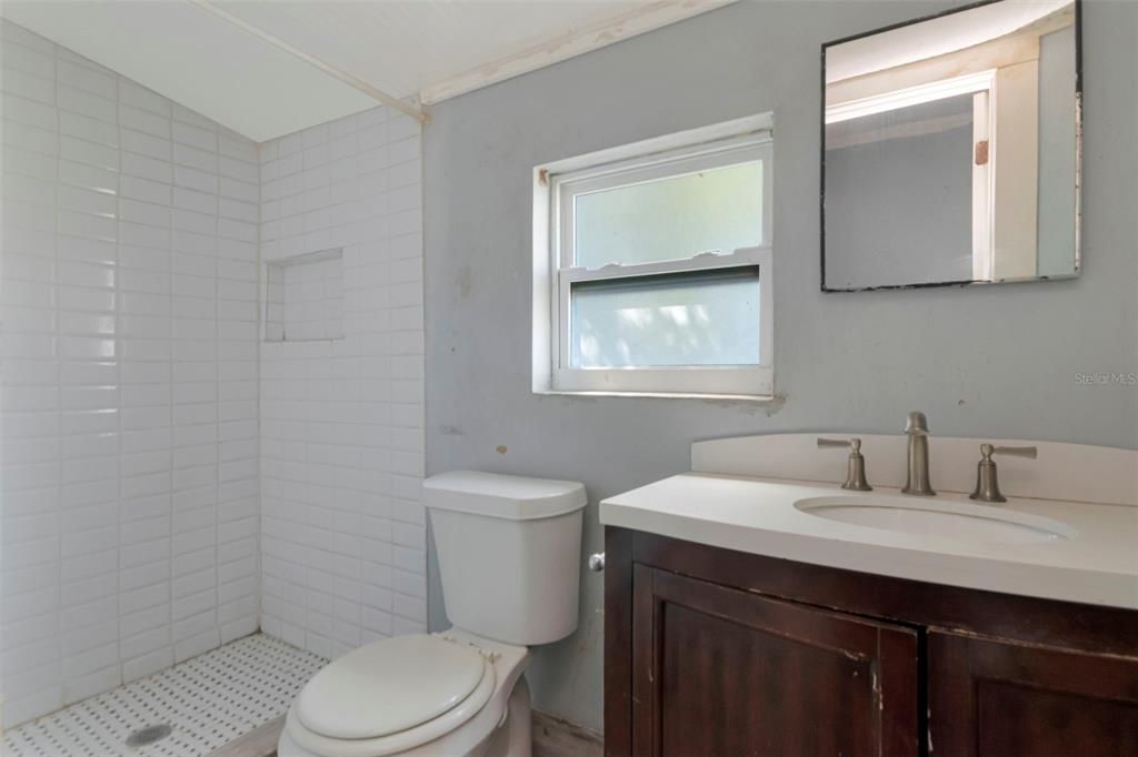 For Sale: $149,900 (2 beds, 1 baths, 590 Square Feet)