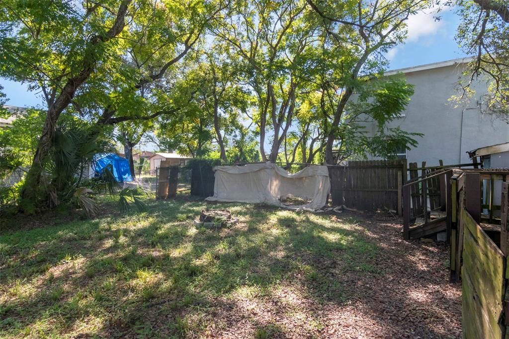 For Sale: $149,900 (2 beds, 1 baths, 590 Square Feet)