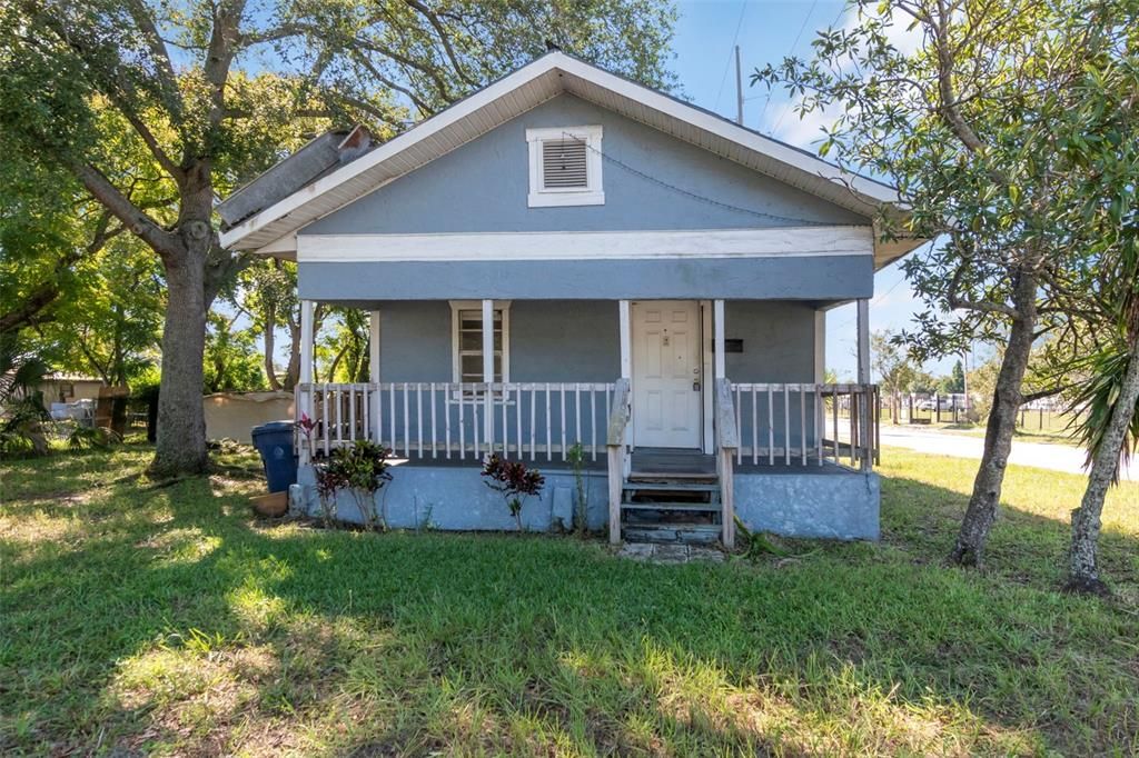 For Sale: $149,900 (2 beds, 1 baths, 590 Square Feet)