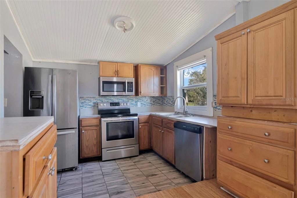 For Sale: $149,900 (2 beds, 1 baths, 590 Square Feet)
