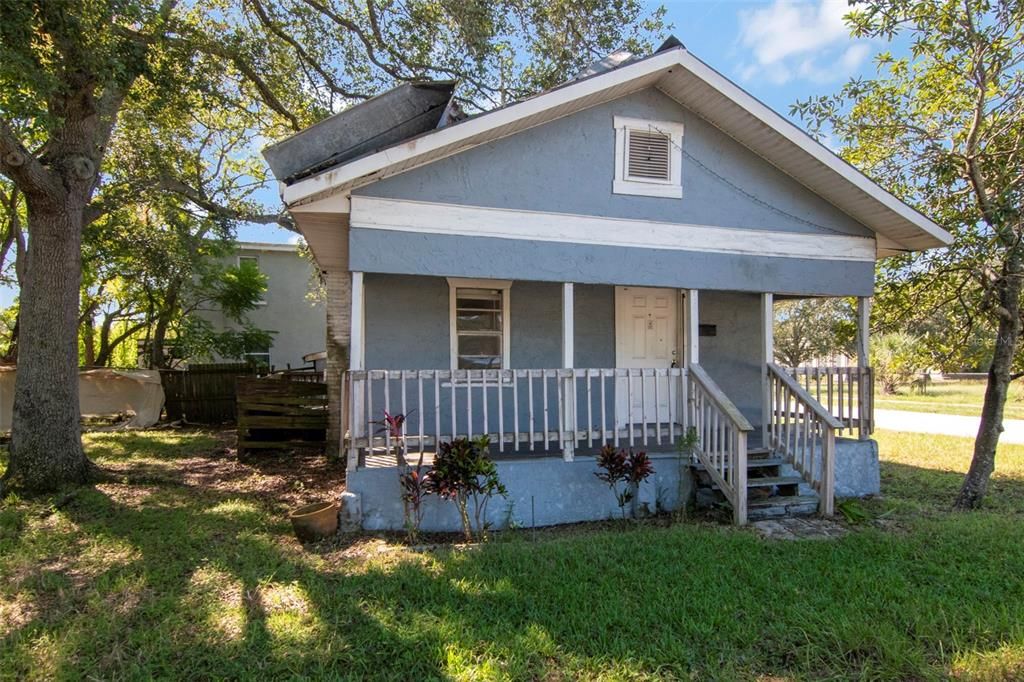 For Sale: $149,900 (2 beds, 1 baths, 590 Square Feet)