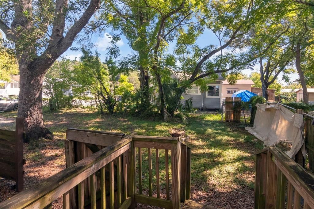 For Sale: $149,900 (2 beds, 1 baths, 590 Square Feet)