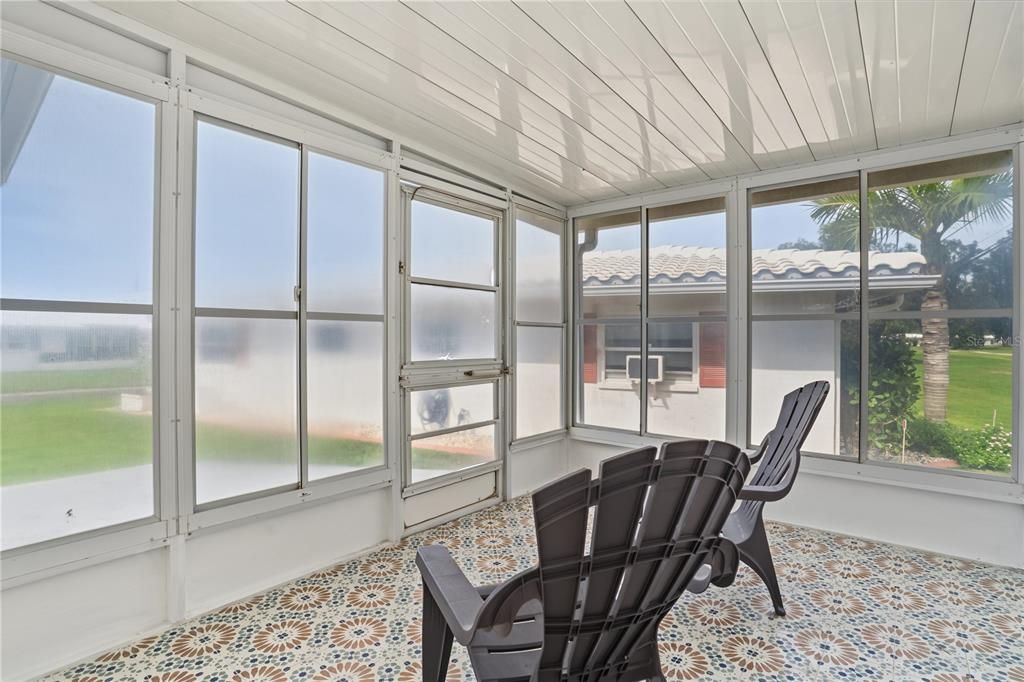 For Sale: $379,000 (2 beds, 2 baths, 1405 Square Feet)