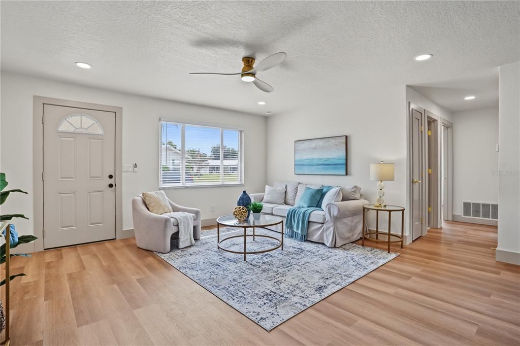 For Sale: $379,000 (2 beds, 2 baths, 1405 Square Feet)