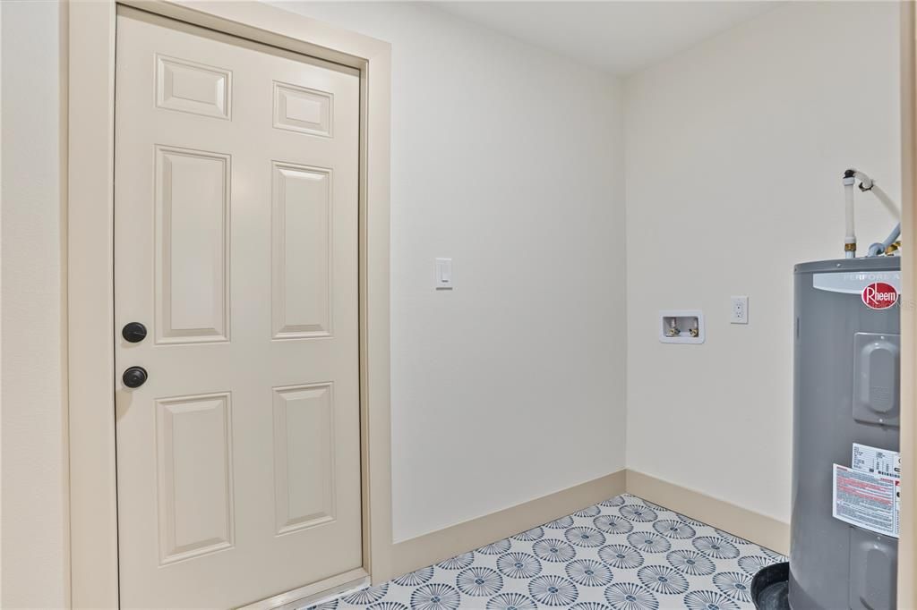 For Sale: $379,000 (2 beds, 2 baths, 1405 Square Feet)