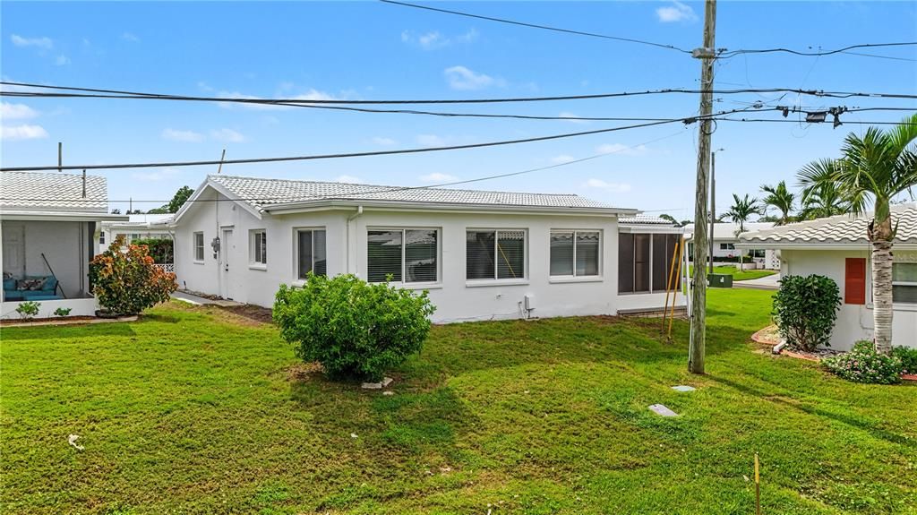 For Sale: $379,000 (2 beds, 2 baths, 1405 Square Feet)