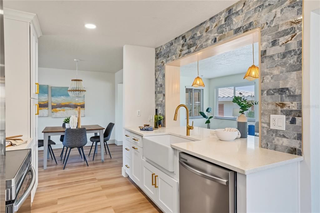 For Sale: $379,000 (2 beds, 2 baths, 1405 Square Feet)