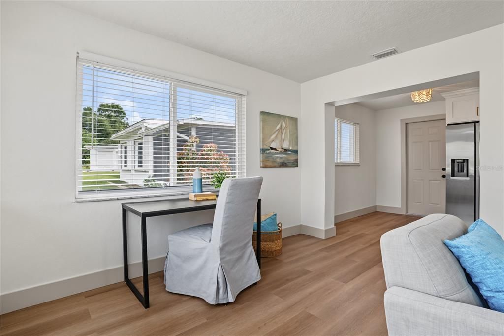 For Sale: $379,000 (2 beds, 2 baths, 1405 Square Feet)