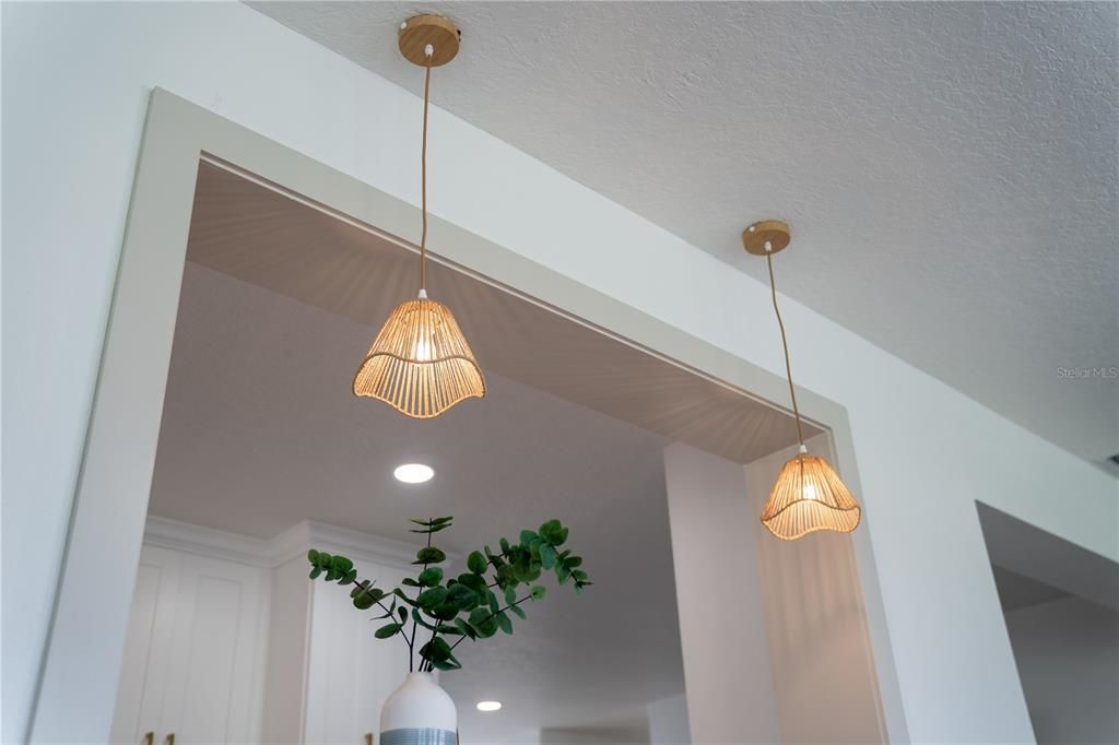 For Sale: $379,000 (2 beds, 2 baths, 1405 Square Feet)