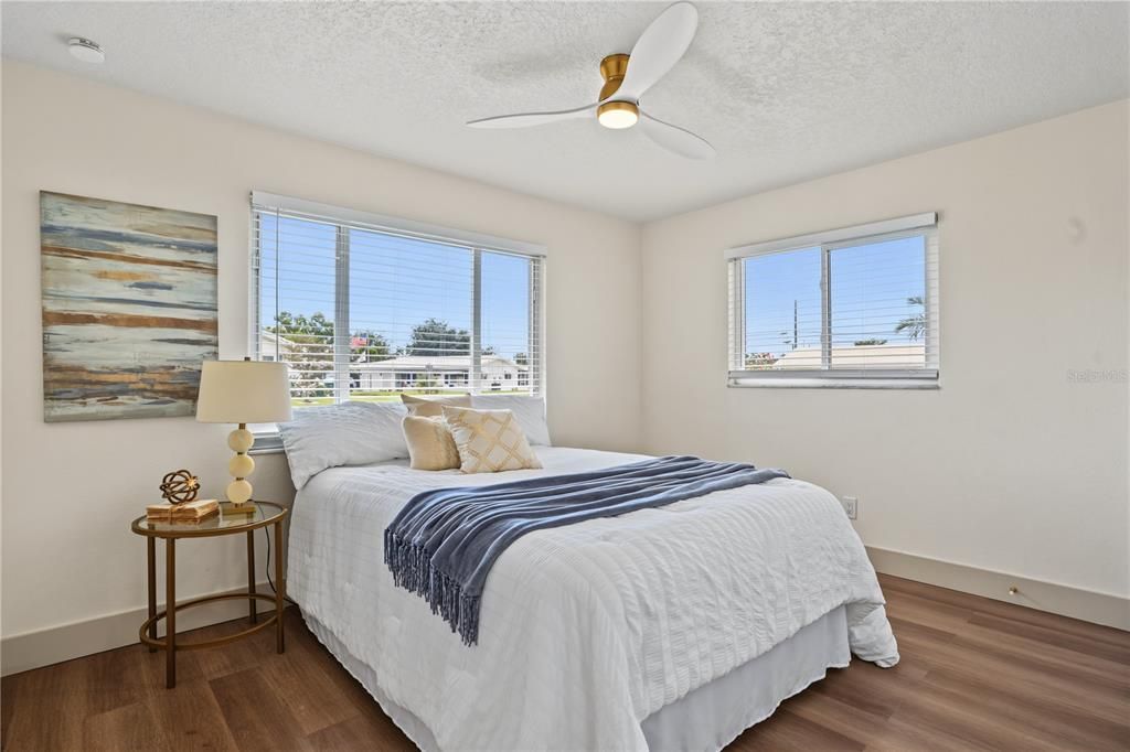 For Sale: $379,000 (2 beds, 2 baths, 1405 Square Feet)