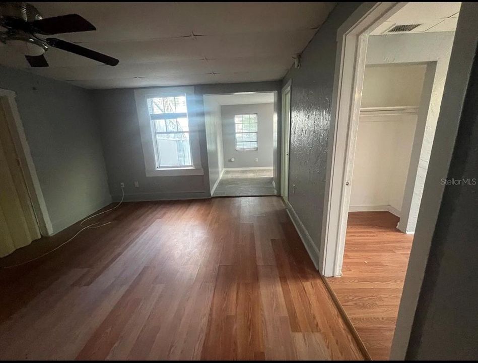 For Sale: $500,000 (7 beds, 0 baths, 2532 Square Feet)