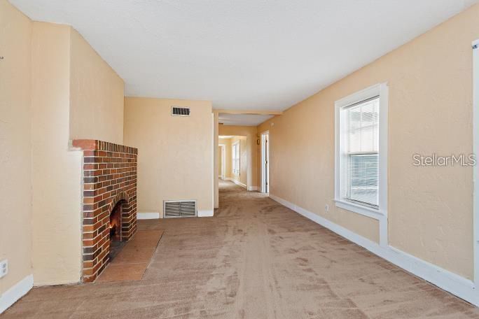 For Sale: $500,000 (7 beds, 0 baths, 2532 Square Feet)