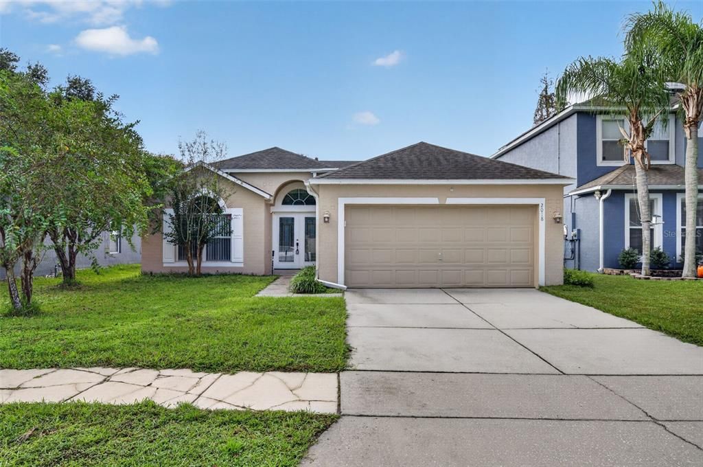 На продажу: $349,900 (3 спален, 2 ванн, 1636 Квадратных фут)