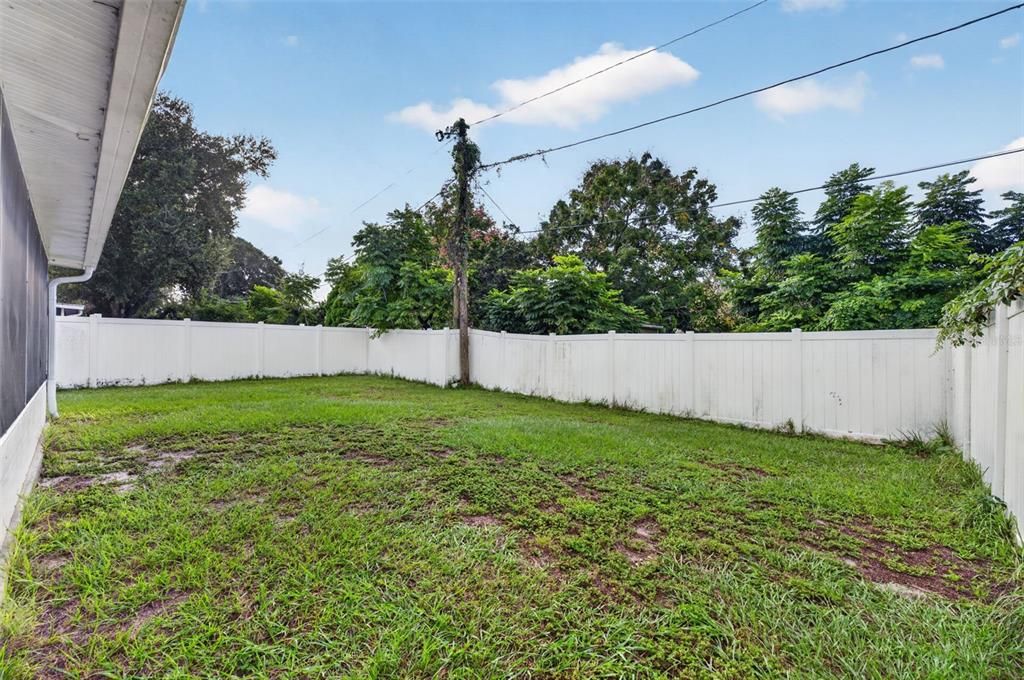 На продажу: $349,900 (3 спален, 2 ванн, 1636 Квадратных фут)