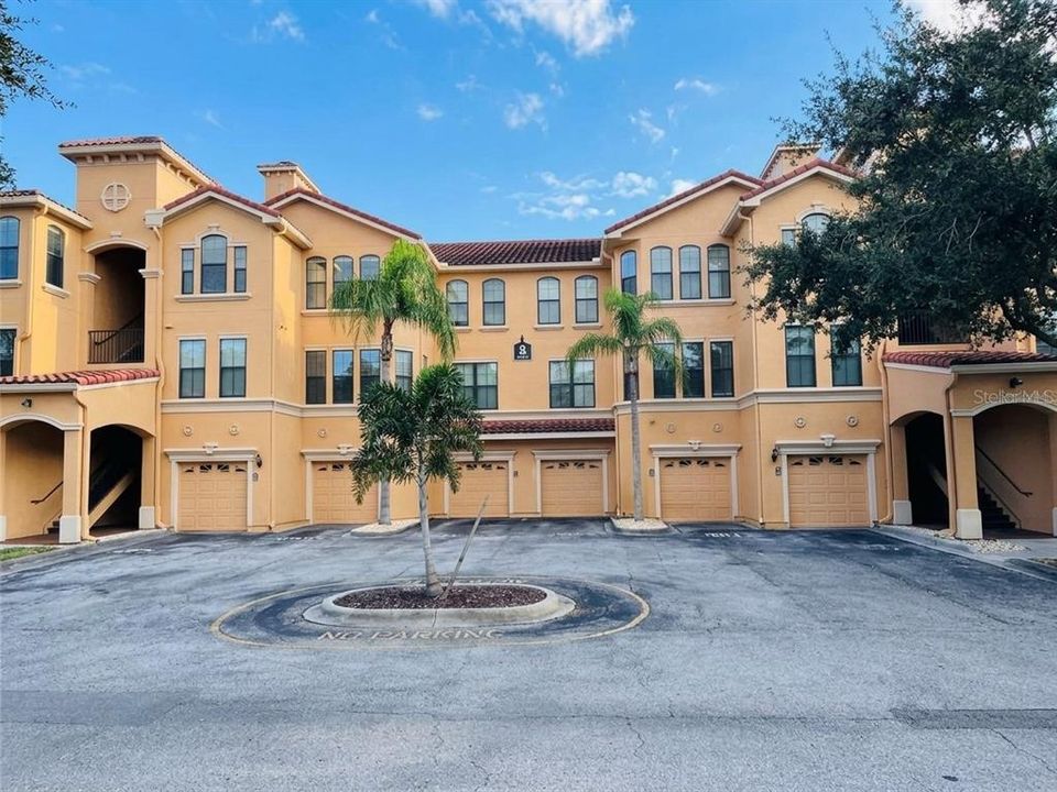 For Rent: $1,700 (1 beds, 1 baths, 770 Square Feet)