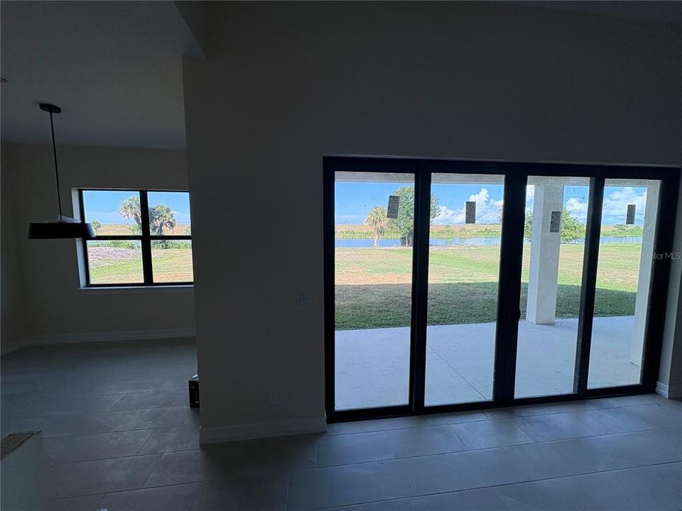 En Venta: $599,000 (3 camas, 2 baños, 2000 Pies cuadrados)