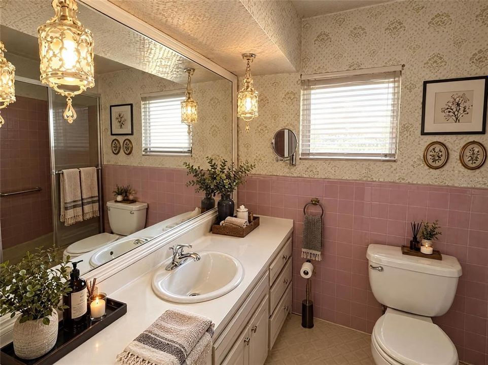 En Venta: $779,000 (3 camas, 2 baños, 2480 Pies cuadrados)