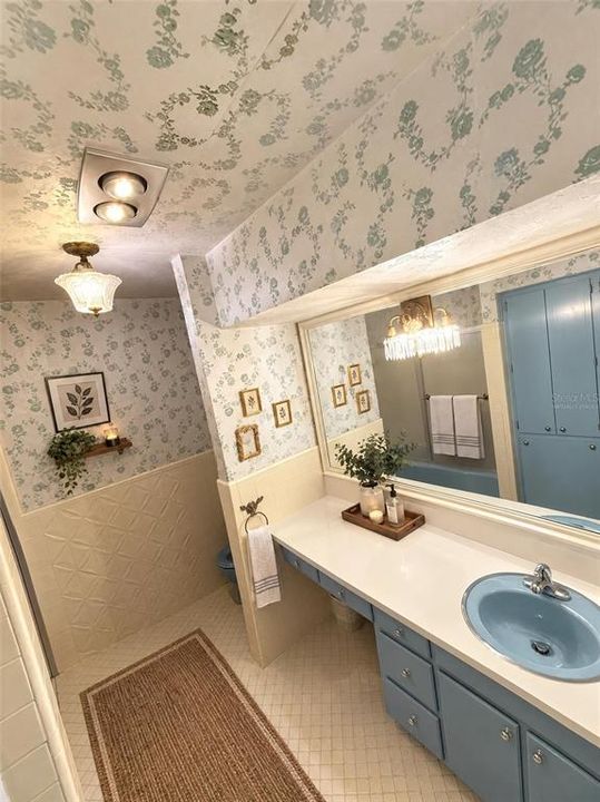 En Venta: $779,000 (3 camas, 2 baños, 2480 Pies cuadrados)