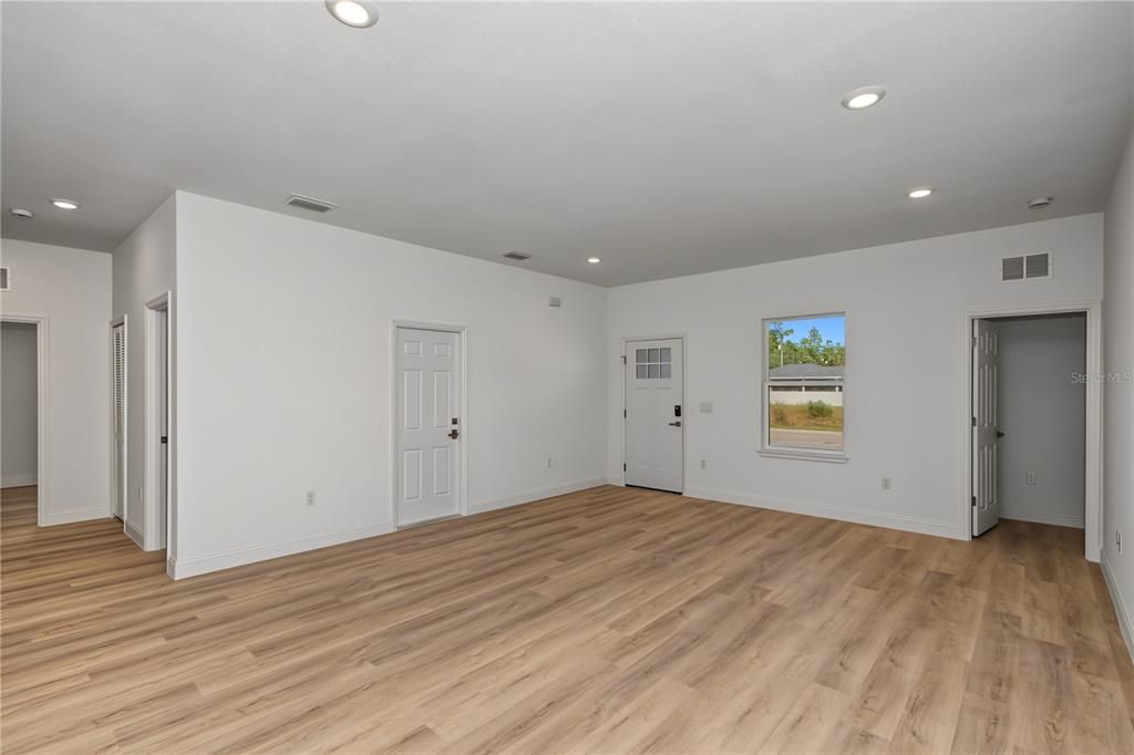 For Sale: $288,900 (4 beds, 2 baths, 1859 Square Feet)