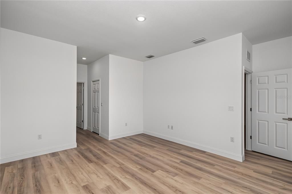For Sale: $288,900 (4 beds, 2 baths, 1859 Square Feet)