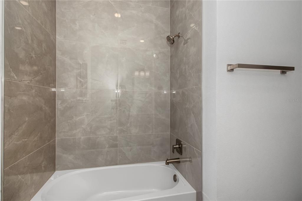 For Sale: $288,900 (4 beds, 2 baths, 1859 Square Feet)
