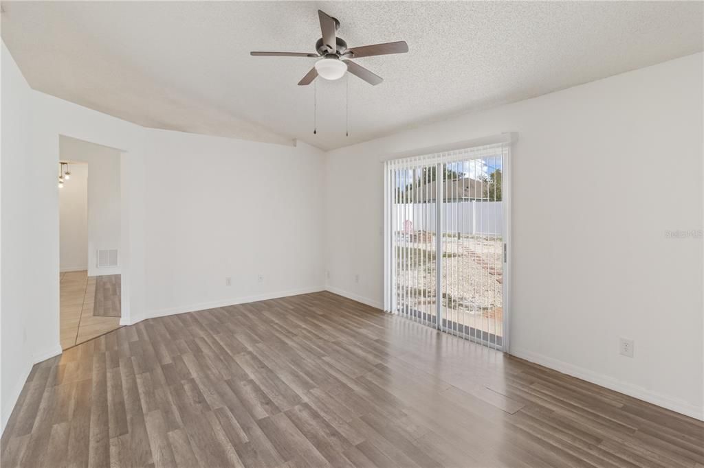 For Sale: $295,000 (3 beds, 2 baths, 1628 Square Feet)