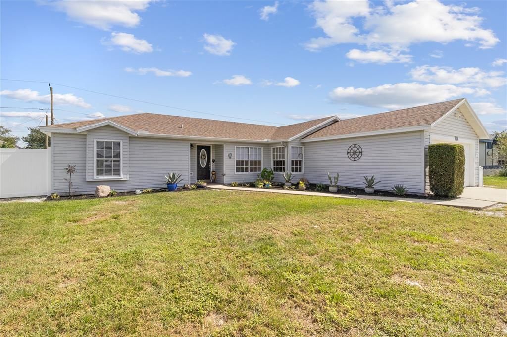 For Sale: $295,000 (3 beds, 2 baths, 1628 Square Feet)