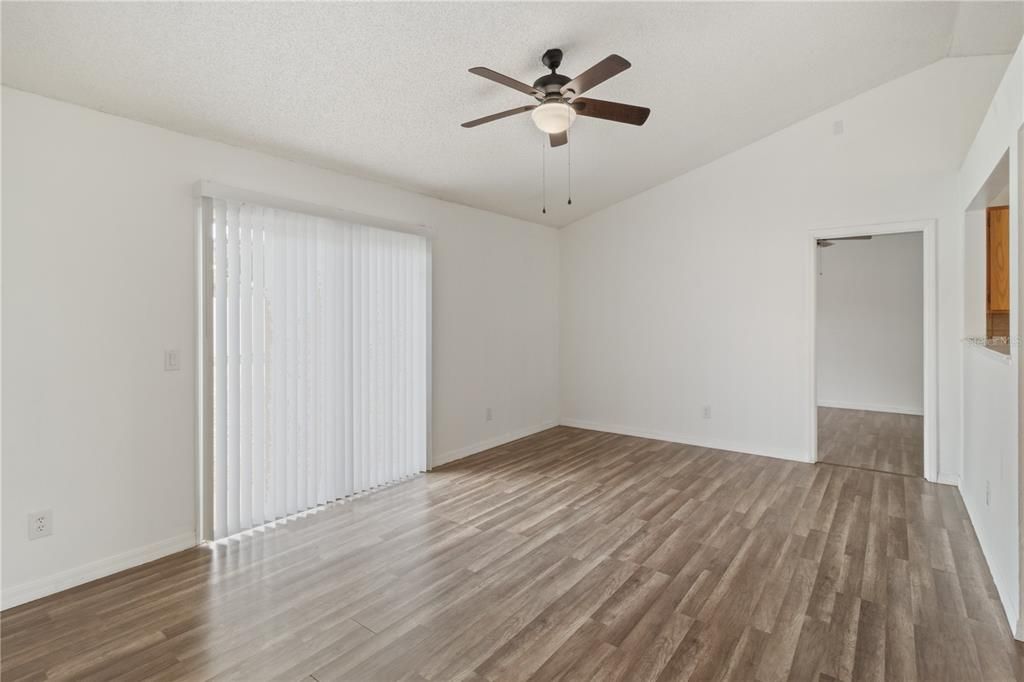 For Sale: $295,000 (3 beds, 2 baths, 1628 Square Feet)