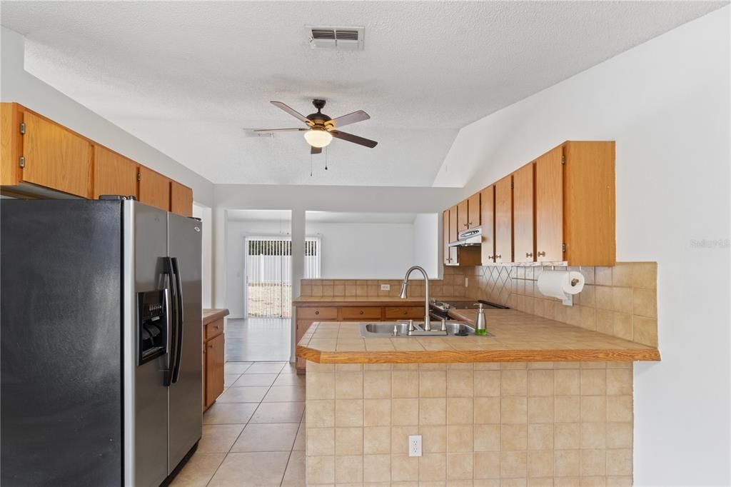 For Sale: $295,000 (3 beds, 2 baths, 1628 Square Feet)