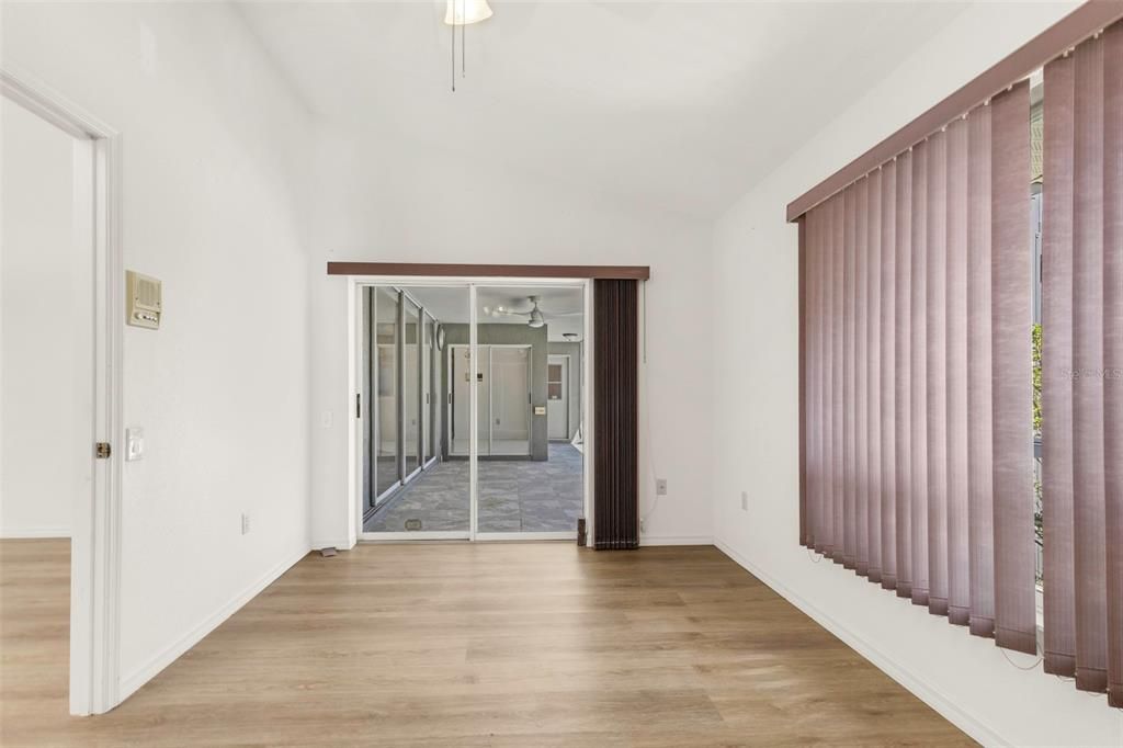 На продажу: $369,500 (3 спален, 2 ванн, 2078 Квадратных фут)