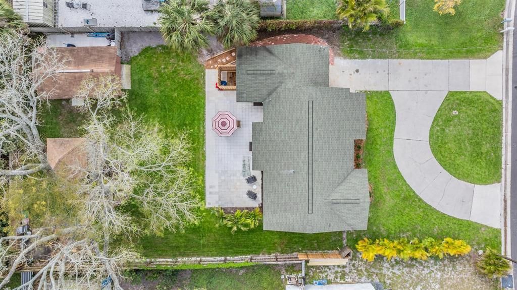 For Rent: $2,300 (2 beds, 1 baths, 996 Square Feet)
