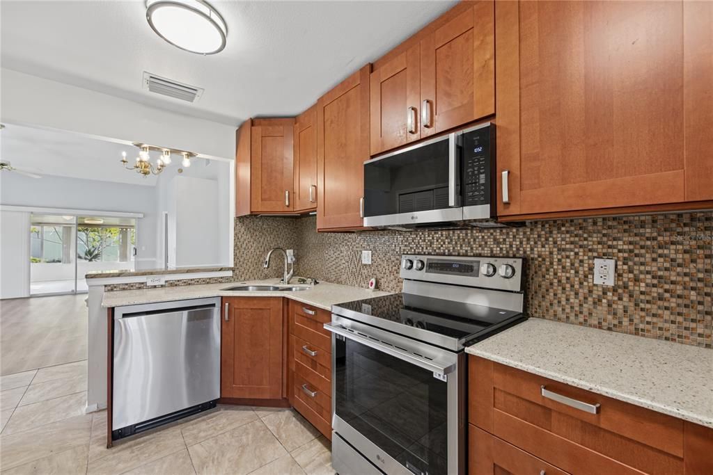 В аренду: $2,450 (3 спален, 2 ванн, 1410 Квадратных фут)