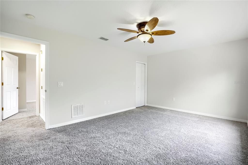 For Sale: $390,000 (4 beds, 2 baths, 2870 Square Feet)