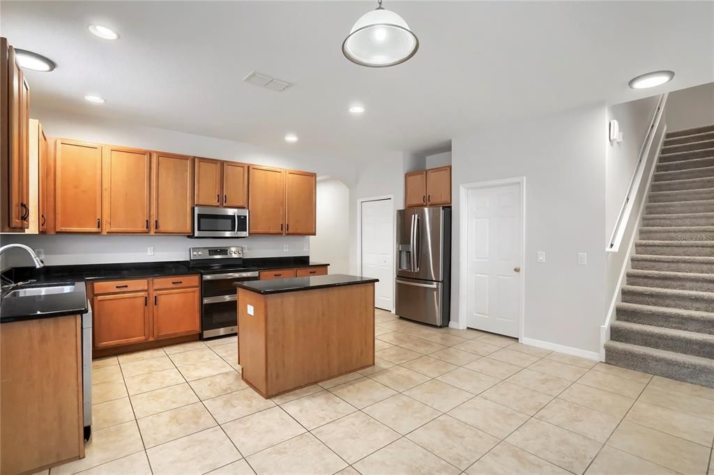 For Sale: $390,000 (4 beds, 2 baths, 2870 Square Feet)