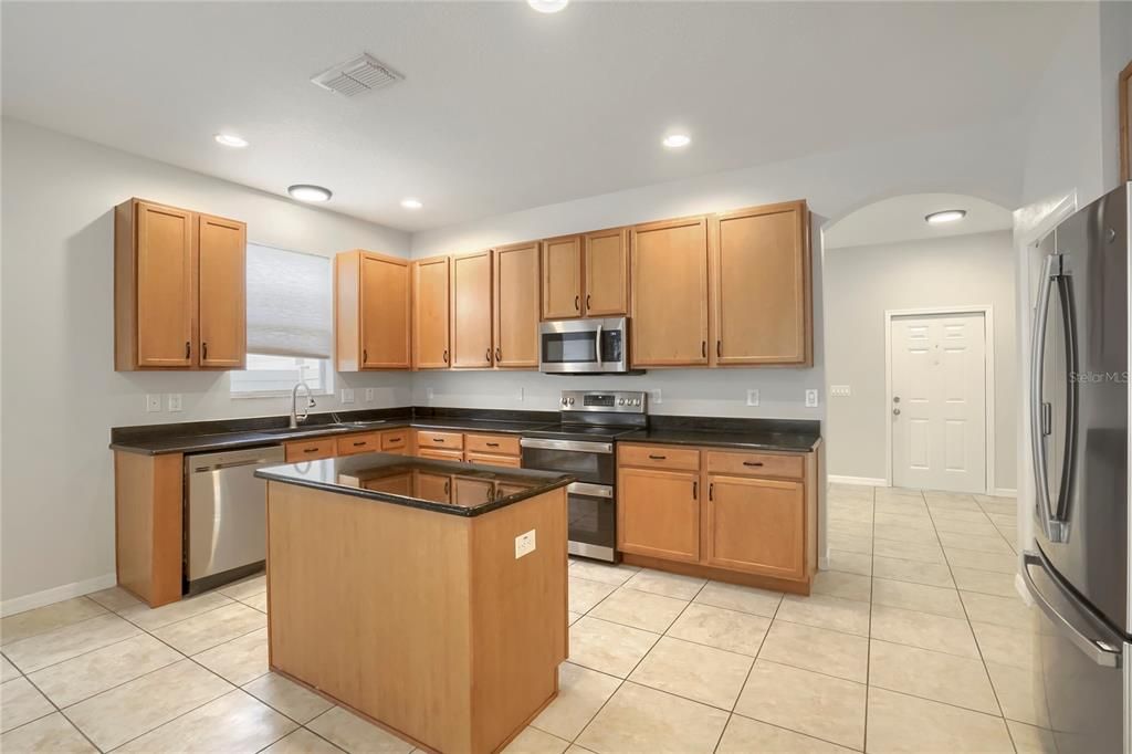 For Sale: $390,000 (4 beds, 2 baths, 2870 Square Feet)