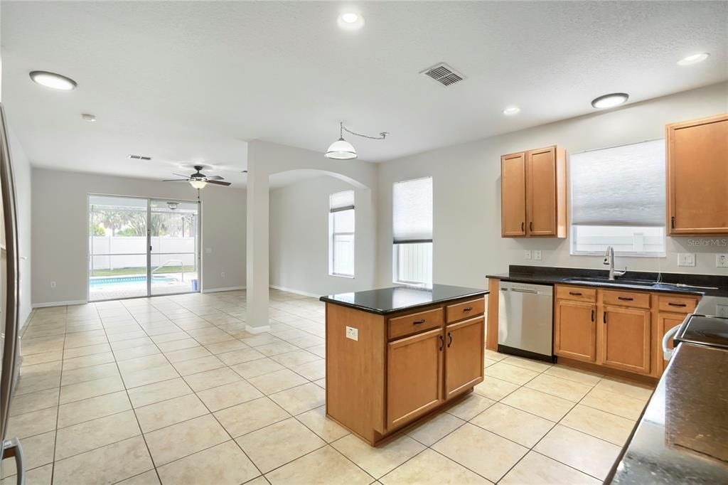 For Sale: $390,000 (4 beds, 2 baths, 2870 Square Feet)
