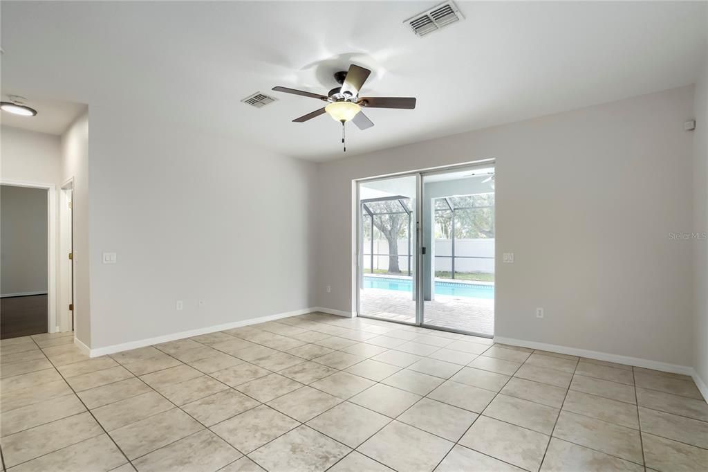 For Sale: $390,000 (4 beds, 2 baths, 2870 Square Feet)
