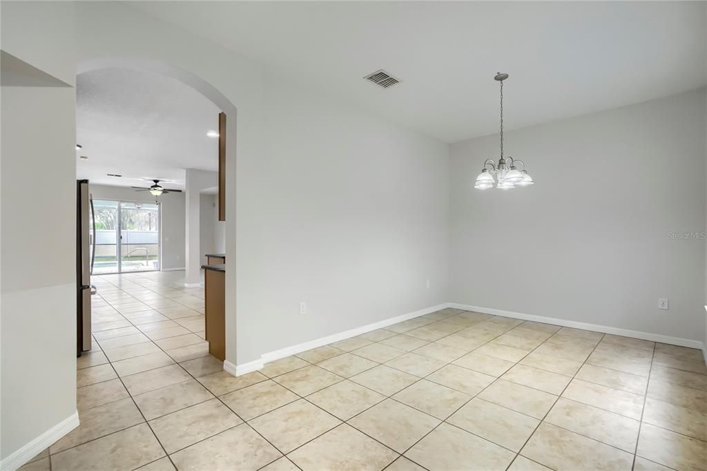 For Sale: $390,000 (4 beds, 2 baths, 2870 Square Feet)