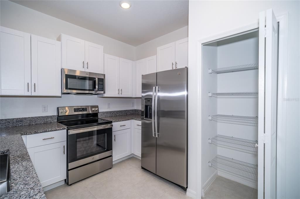 В аренду: $1,995 (3 спален, 2 ванн, 1666 Квадратных фут)