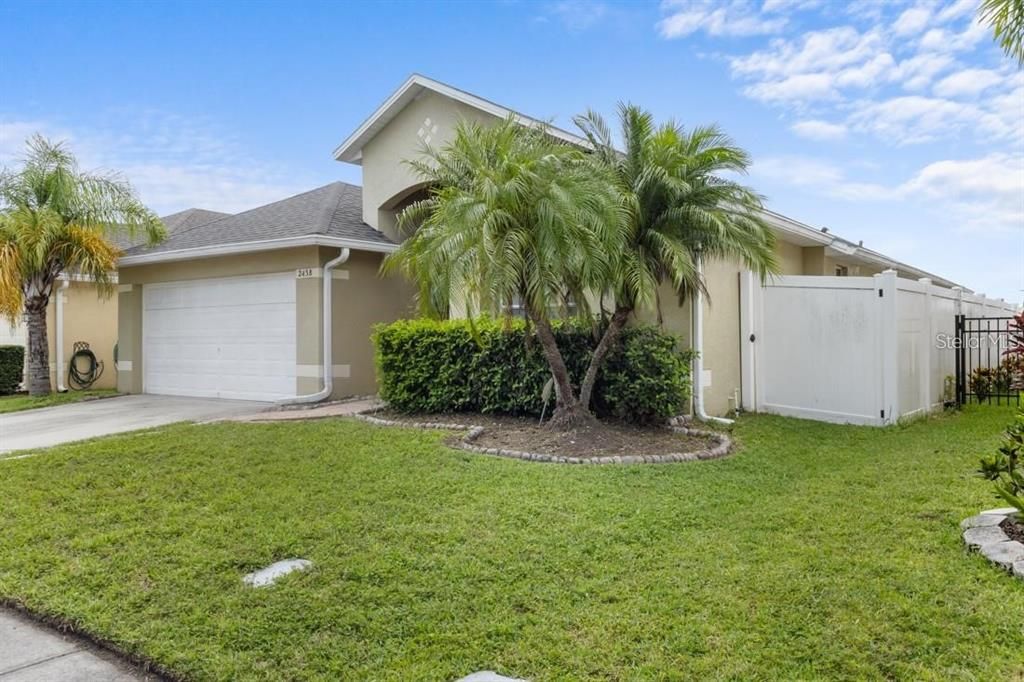 For Rent: $2,600 (4 beds, 2 baths, 1746 Square Feet)