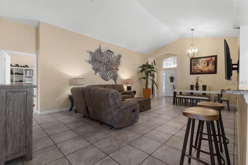 For Rent: $2,600 (4 beds, 2 baths, 1746 Square Feet)